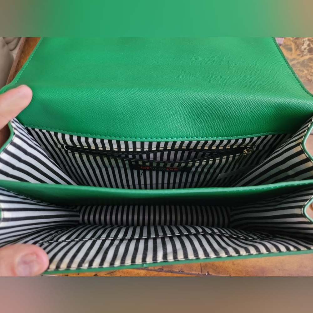 JustFab Green Crossbody Bag with Gold Hardware - Picture 6 of 8